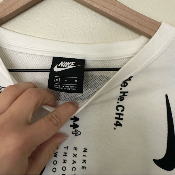 Nike Air Women's Printed Crewneck - Picture 4 of 6